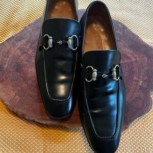 Black Magnanni Black Buckled Slip On Dress Shoes. Size 8.  Light Wear on soles.